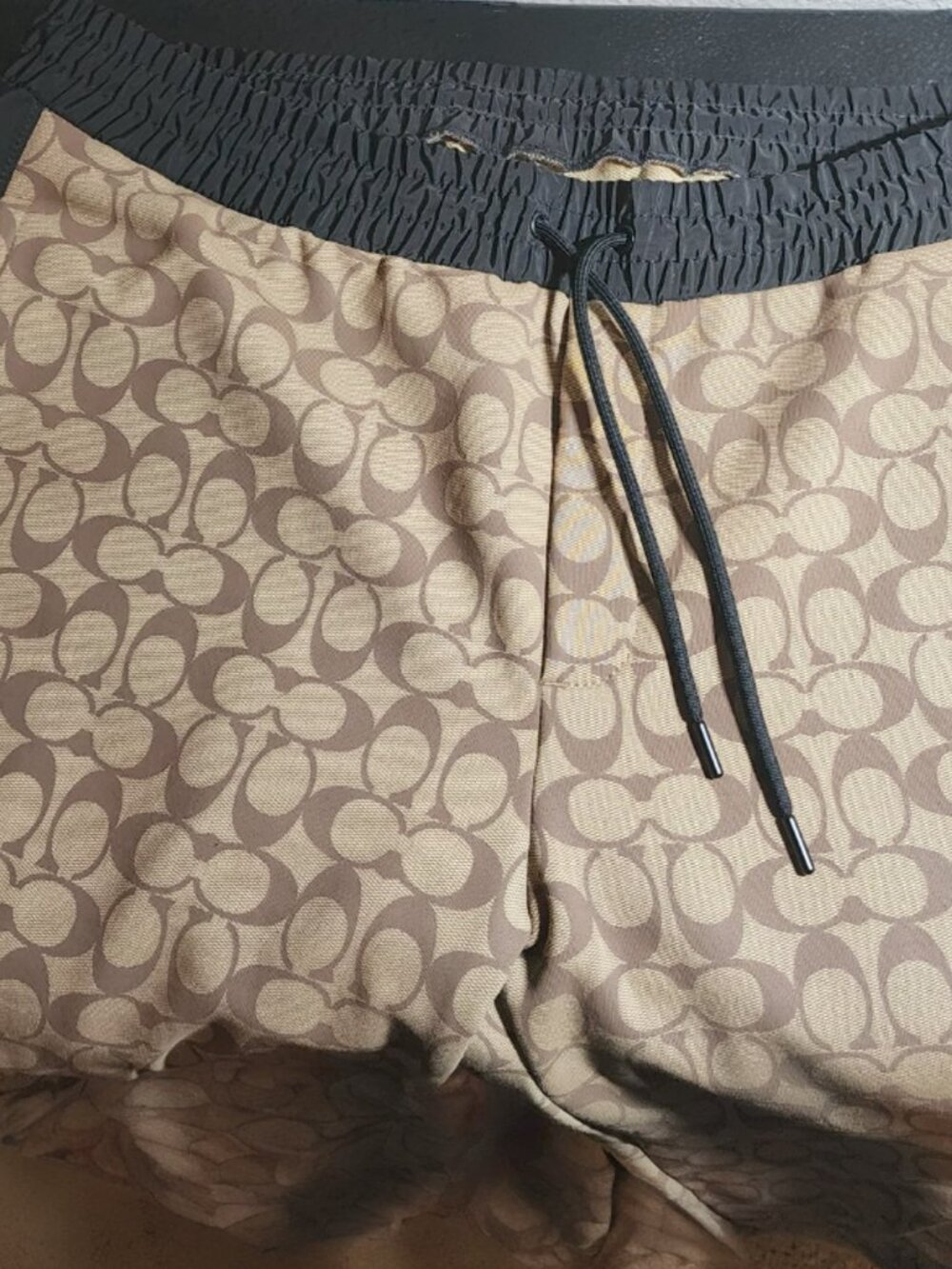 Coach Men's Size XL Tan Khaki Signature Monogram Drawstring Shorts Black - Picture 2 of 3